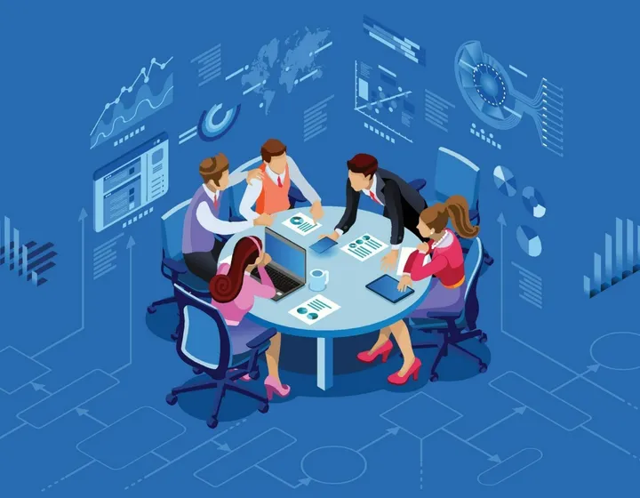 Equipo de trabajo definiendo una estrategia